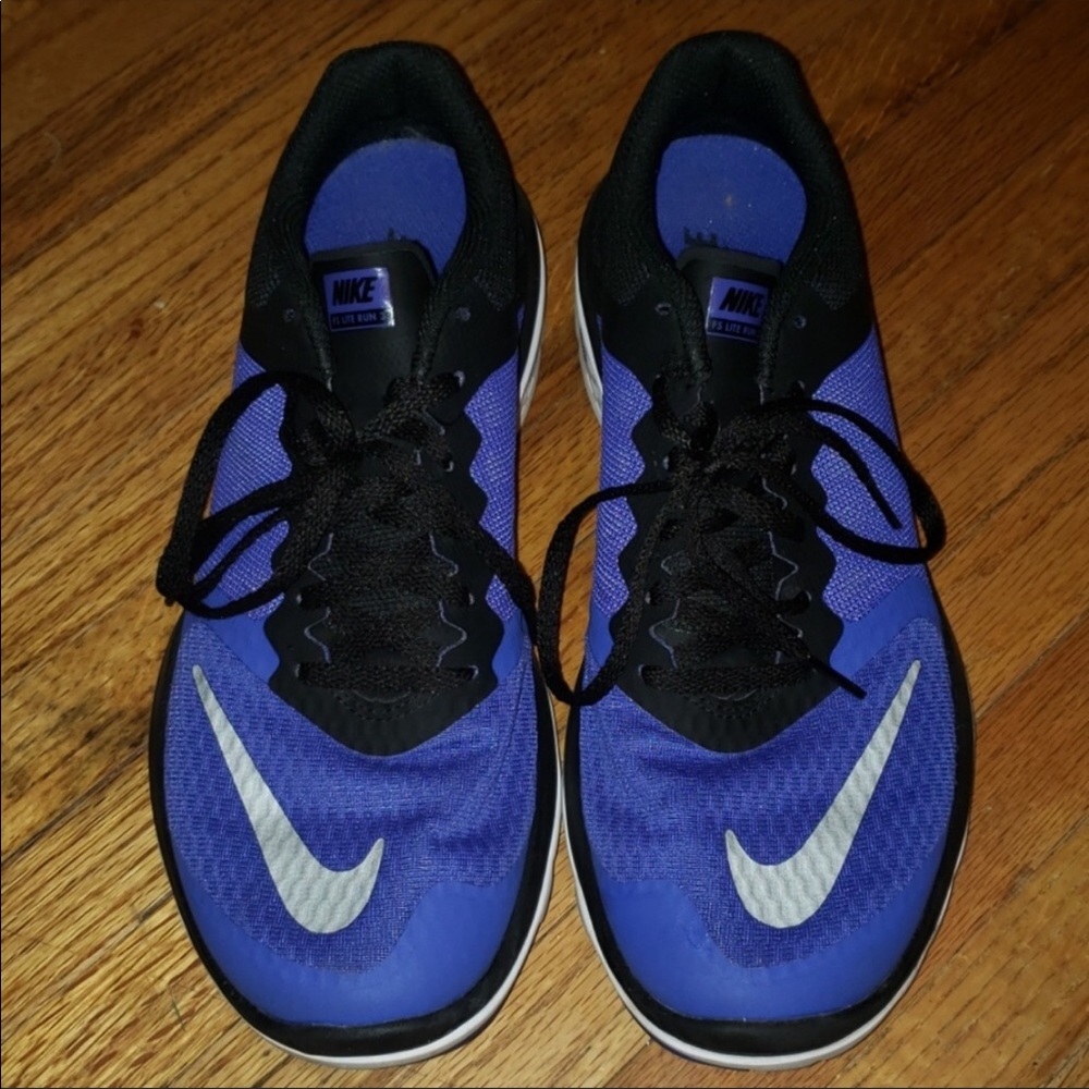 Nike Women's Athletic Shoes Blue and Black with White Swoosh